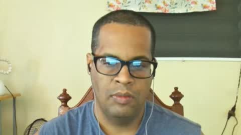 Snapshot of toni2814 chatting on 01-13-25, 12:13 Antonio online show from 01-13-25, 12:13