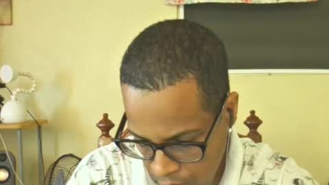 Snapshot of toni2814 chatting on 01-19-25, 12:50 Antonio online show from 01-19-25, 12:50