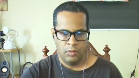 Snapshot of toni2814 chatting on 01-23-25, 12:09 Antonio online show from 01-23-25, 12:09