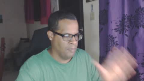 Snapshot of toni2814 chatting on 01-27-25, 01:26 Antonio online show from 01-27-25, 01:26