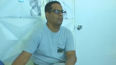 Snapshot of toni2814 chatting on 02-04-25, 12:33 Antonio online show from 02-04-25, 12:33