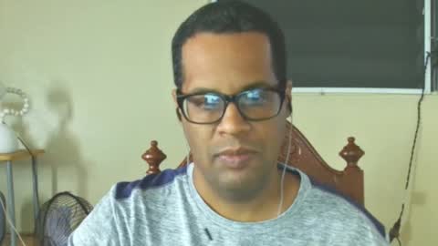 Snapshot of toni2814 chatting on 02-05-25, 12:38 Antonio online show from 02-05-25, 12:38