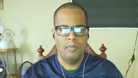 Snapshot of toni2814 chatting on 02-11-25, 12:27 Antonio online show from 02-11-25, 12:27