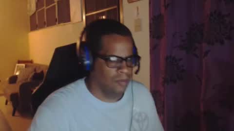 Snapshot of toni2814 chatting on 03-10-25, 01:56 Antonio online show from 03-10-25, 01:56