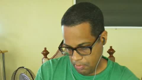 Snapshot of toni2814 chatting on 03-10-25, 12:26 Antonio online show from 03-10-25, 12:26