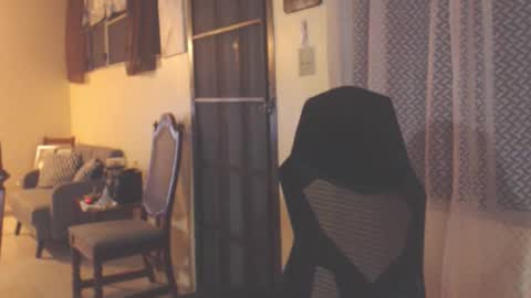 Snapshot of toni2814 chatting on 09-10-25, 02:11 Antonio online show from 09-10-25, 02:11