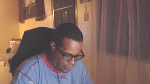 Snapshot of toni2814 chatting on 09-11-25, 02:22 Antonio online show from 09-11-25, 02:22