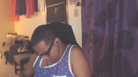 Snapshot of toni2814 chatting on 10-08-25, 02:20 Antonio online show from 10-08-25, 02:20