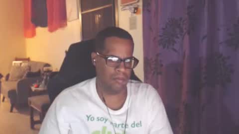 Snapshot of toni2814 chatting on 10-09-25, 02:42 Antonio online show from 10-09-25, 02:42