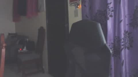 Snapshot of toni2814 chatting on 10-10-25, 02:54 Antonio online show from 10-10-25, 02:54