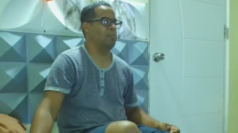 Snapshot of toni2814 chatting on 10-12-25, 02:27 Antonio online show from 10-12-25, 02:27