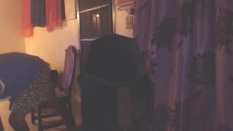 Snapshot of toni2814 chatting on 10-13-25, 02:33 Antonio online show from 10-13-25, 02:33