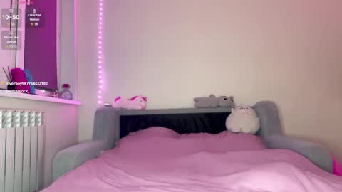 Snapshot of tonimechling chatting on 02-14-26, 01:08 Nana and Sara online show from 02-14-26, 01:08