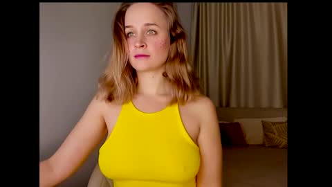 Snapshot of tony_and_alice chatting on 01-02-25, 07:29 Tony and Alice online show from 01-02-25, 07:29