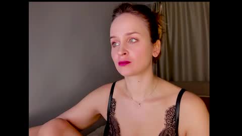 Snapshot of tony_and_alice chatting on 01-31-25, 09:26 Tony and Alice online show from 01-31-25, 09:26