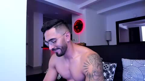 tony muscle1 online show from 03-06-25, 01:58