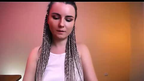 Elizabeth online show from 03-04-26, 07:31