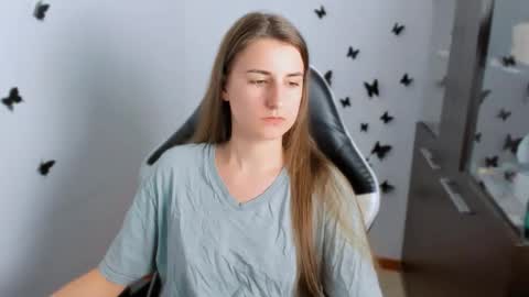 Snapshot of tooboringgirl chatting on 09-09-25, 06:40 Alisson online show from 09-09-25, 06:40