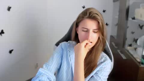 Snapshot of tooboringgirl chatting on 09-20-25, 07:26 Alisson online show from 09-20-25, 07:26