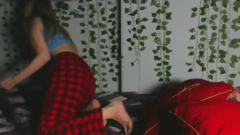 Alice and Sandra online show from 02-14-26, 09:22