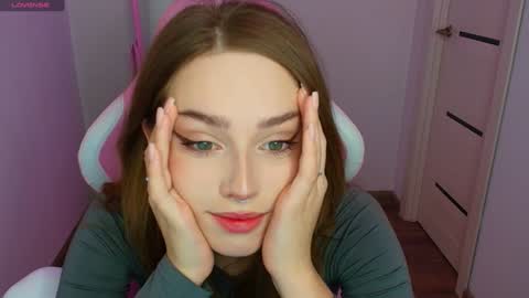 Snapshot of top_twins chatting on 12-08-24, 03:21 Yara online show from 12-08-24, 03:21