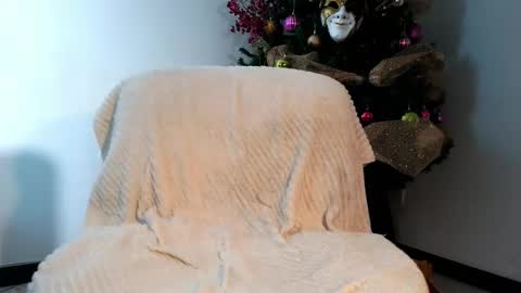 Enzo Moretti online show from 11-29-25, 05:43