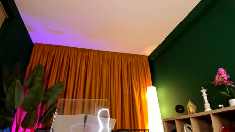 torri kitten online show from 11-29-25, 05:21