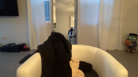 ASH online show from 10-22-25, 12:55