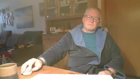 Snapshot of toto758 chatting on 12-30-24, 10:53 toto758 online show from 12-30-24, 10:53