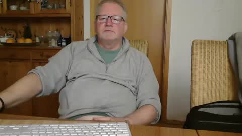 Snapshot of toto758 chatting on 01-01-25, 03:14 toto758 online show from 01-01-25, 03:14