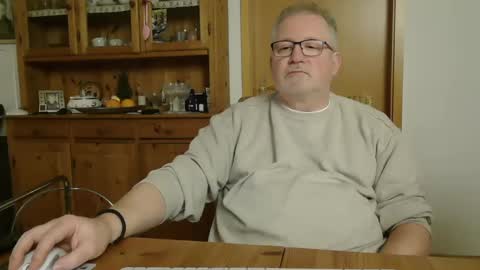 Snapshot of toto758 chatting on 01-06-25, 08:50 toto758 online show from 01-06-25, 08:50