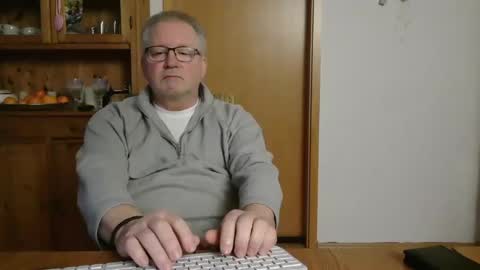 Snapshot of toto758 chatting on 01-20-25, 12:49 toto758 online show from 01-20-25, 12:49