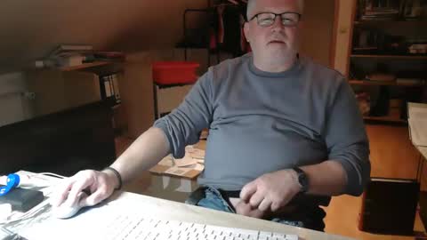 Snapshot of toto758 chatting on 10-09-25, 09:02 toto758 online show from 10-09-25, 09:02