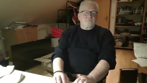 Snapshot of toto758 chatting on 11-20-25, 08:52 toto758 online show from 11-20-25, 08:52