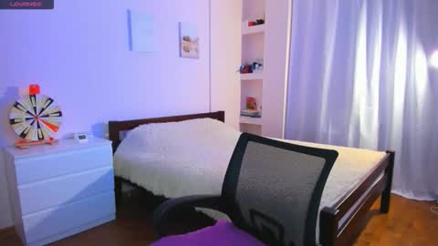 Snapshot of toxic_lina chatting on 12-01-25, 04:28 Ellina online show from 12-01-25, 04:28