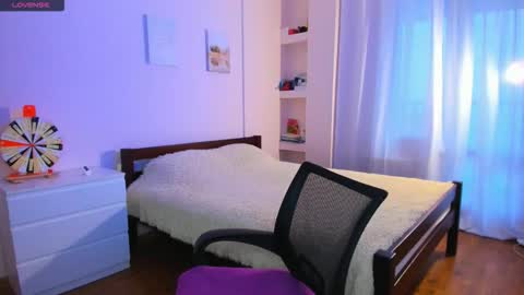 Snapshot of toxic_lina chatting on 12-04-25, 09:07 Ellina online show from 12-04-25, 09:07