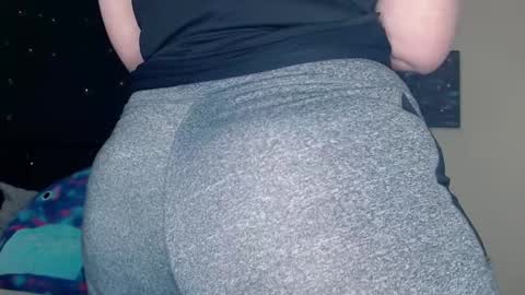 Snapshot of toxiclilly chatting on 12-13-24, 10:30 Lilly Miss Mistress Goddess Maam Queen Boss online show from 12-13-24, 10:30