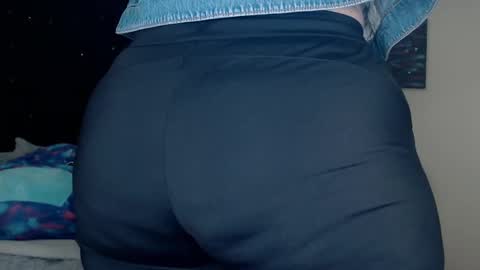 Snapshot of toxiclilly chatting on 01-16-25, 09:16 Lilly Miss Mistress Goddess Maam Queen Boss online show from 01-16-25, 09:16