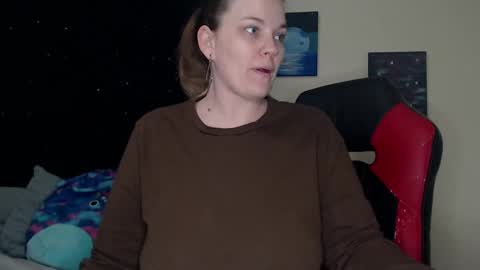 Snapshot of toxiclilly chatting on 01-21-25, 09:24 Lilly Miss Mistress Goddess Maam Queen Boss online show from 01-21-25, 09:24