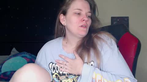 Snapshot of toxiclilly chatting on 01-23-25, 07:22 Lilly Miss Mistress Goddess Maam Queen Boss online show from 01-23-25, 07:22