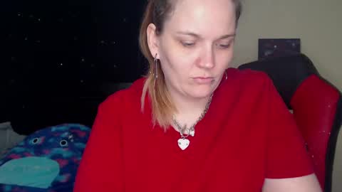 Snapshot of toxiclilly chatting on 01-26-25, 08:36 Lilly Miss Mistress Goddess Maam Queen Boss online show from 01-26-25, 08:36