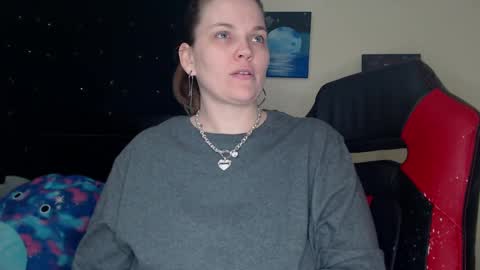 Snapshot of toxiclilly chatting on 02-01-25, 09:11 Lilly Miss Mistress Goddess Maam Queen Boss online show from 02-01-25, 09:11