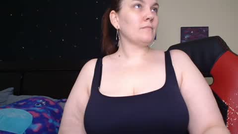 Snapshot of toxiclilly chatting on 09-08-25, 07:13 Lilly Miss Mistress Goddess Maam Queen Boss online show from 09-08-25, 07:13