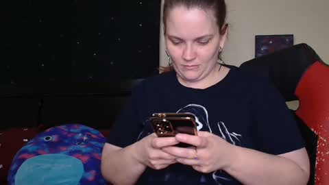 Snapshot of toxiclilly chatting on 09-23-25, 07:55 Lilly Miss Mistress Goddess Maam Queen Boss online show from 09-23-25, 07:55