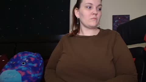 Snapshot of toxiclilly chatting on 09-27-25, 09:14 Lilly Miss Mistress Goddess Maam Queen Boss online show from 09-27-25, 09:14