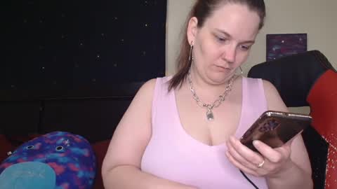 Snapshot of toxiclilly chatting on 10-22-25, 08:03 Lilly Miss Mistress Goddess Maam Queen Boss online show from 10-22-25, 08:03