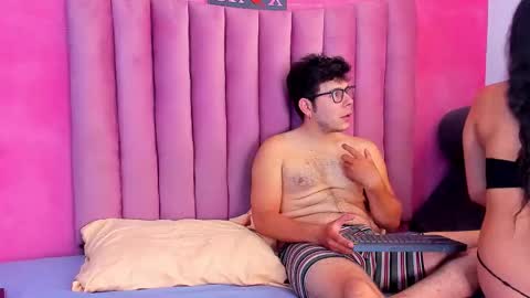 Snapshot of toxiclove01 chatting on 12-22-25, 07:33 toxiclove01 online show from 12-22-25, 07:33