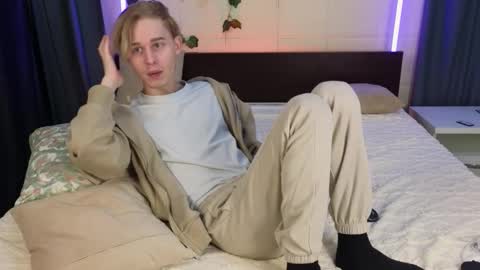 Max online show from 12-02-25, 01:05