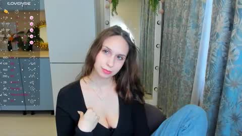 Snapshot of traneba chatting on 02-04-25, 05:21 Kate online show from 02-04-25, 05:21