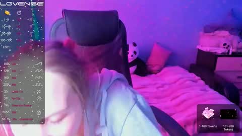 Snapshot of traneba chatting on 09-19-25, 06:04 Kate online show from 09-19-25, 06:04